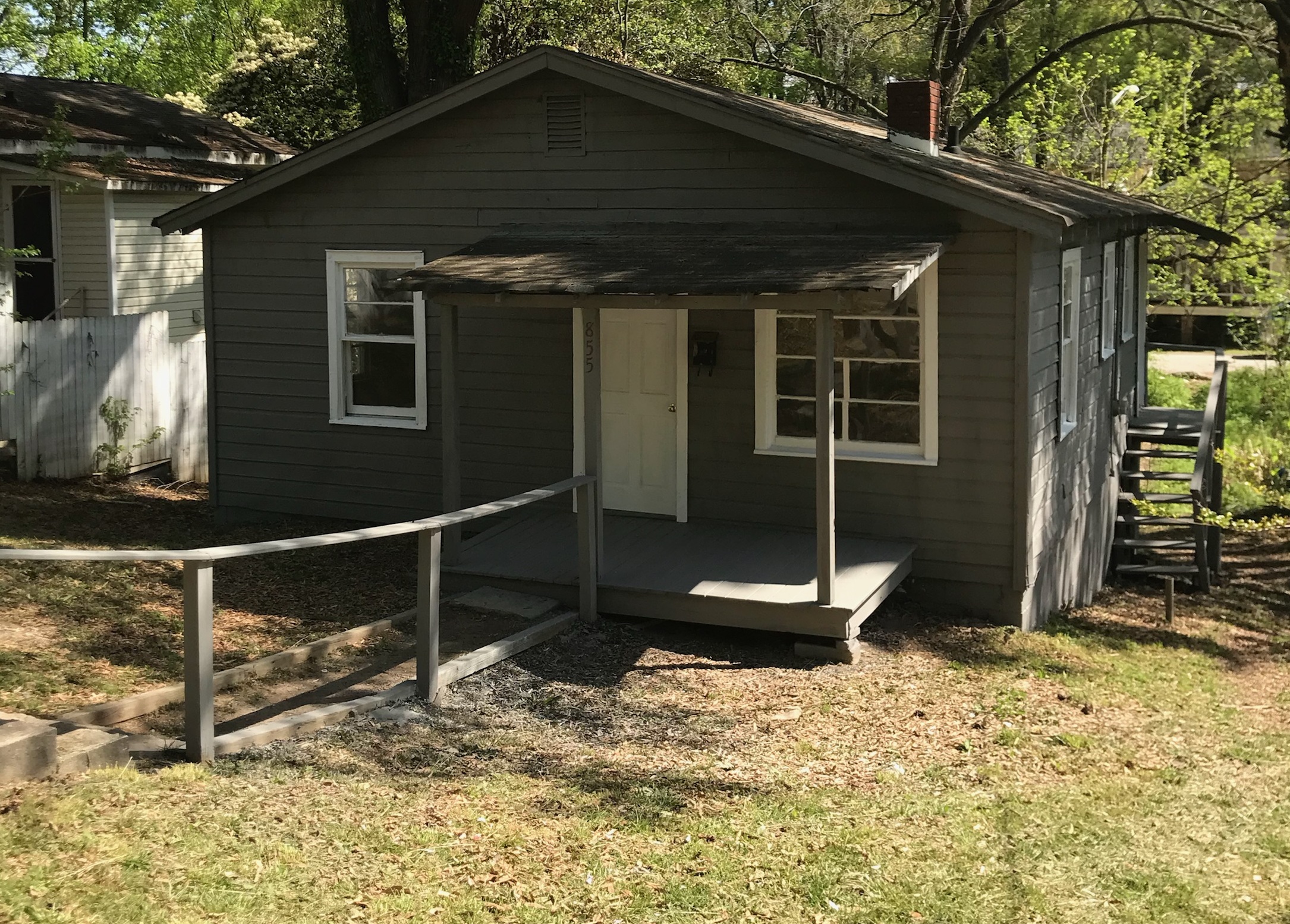 855 Bowie St
