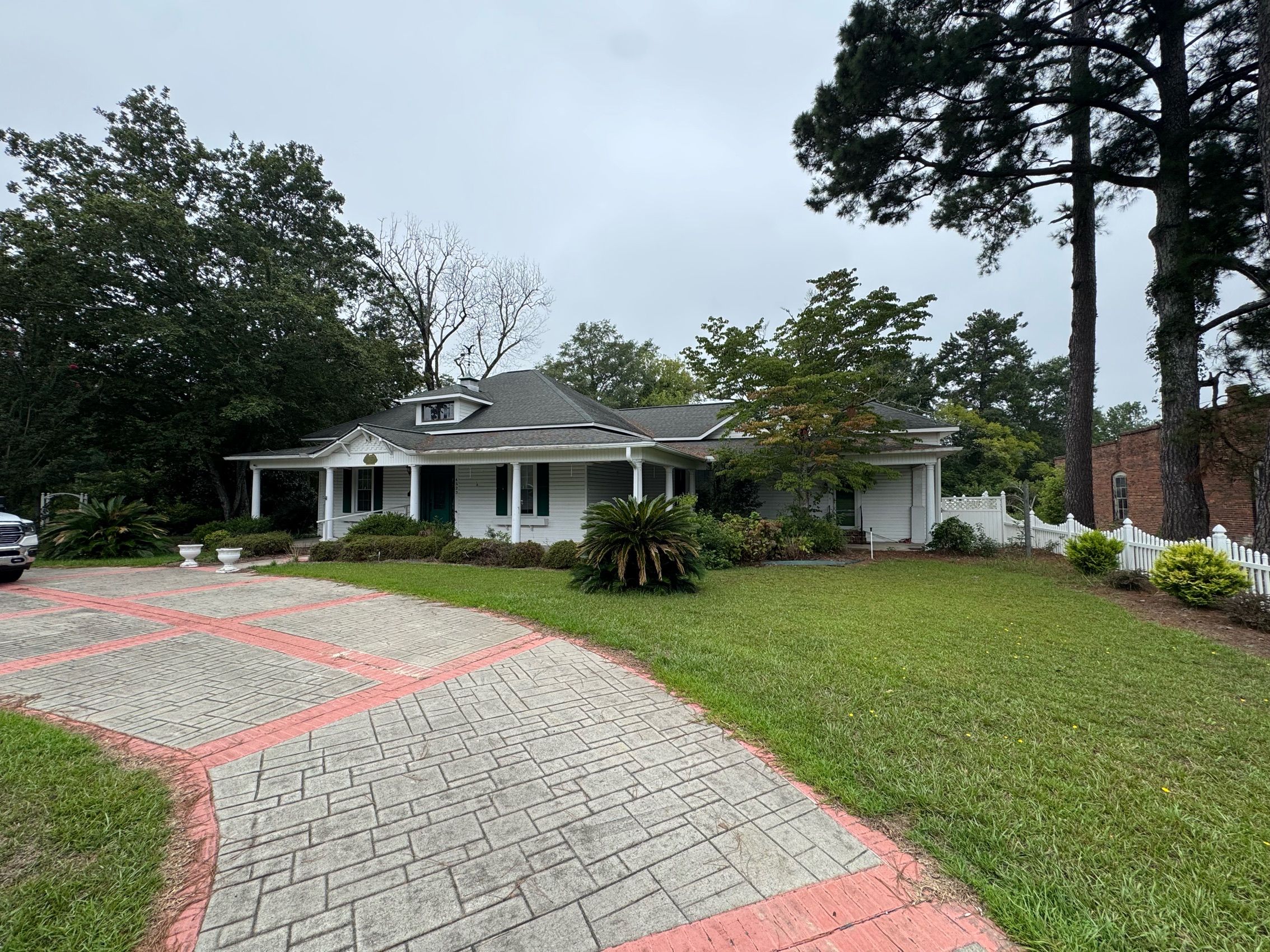 4523 Main Street
